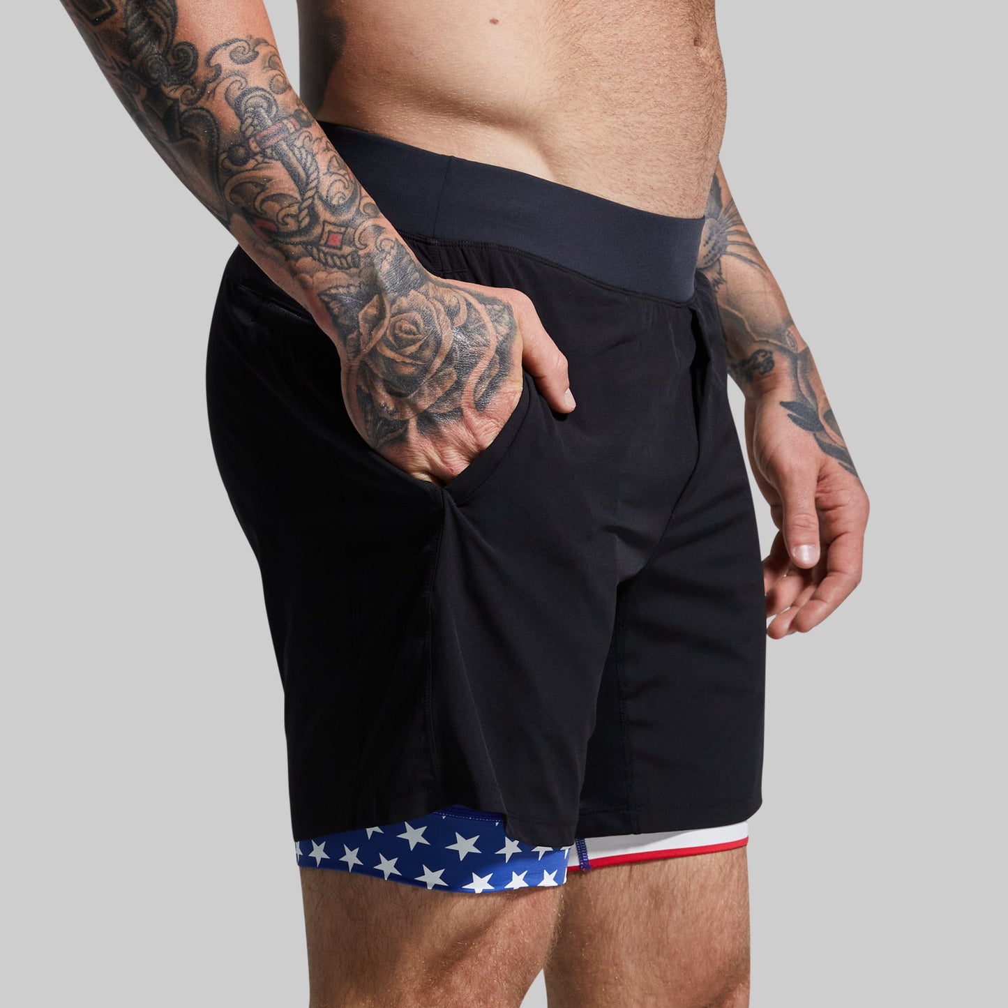 VERSATILE SHORT W/ COMPRESSION 7" BLACK LIBERTY