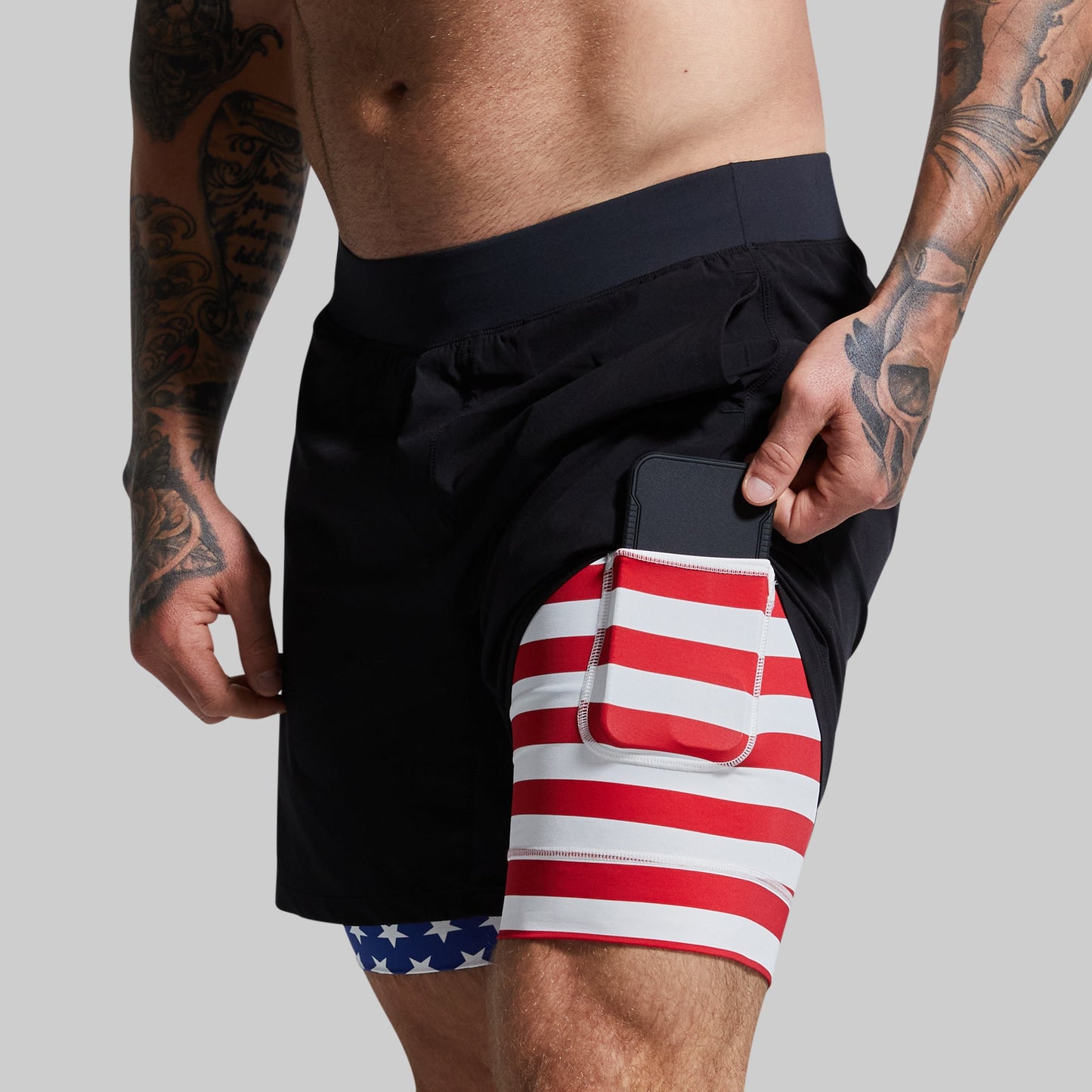 VERSATILE SHORT W/ COMPRESSION 7" BLACK LIBERTY